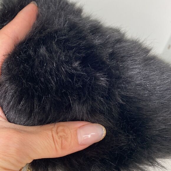 NWOT Retro Style Black Fluffy Faux Fur Gold Chain Strap Mini Crossbody - Picture 5 of 7